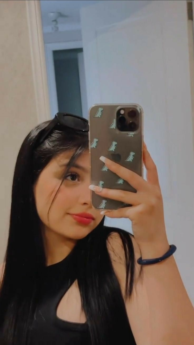 <em>Isabella R.</em>